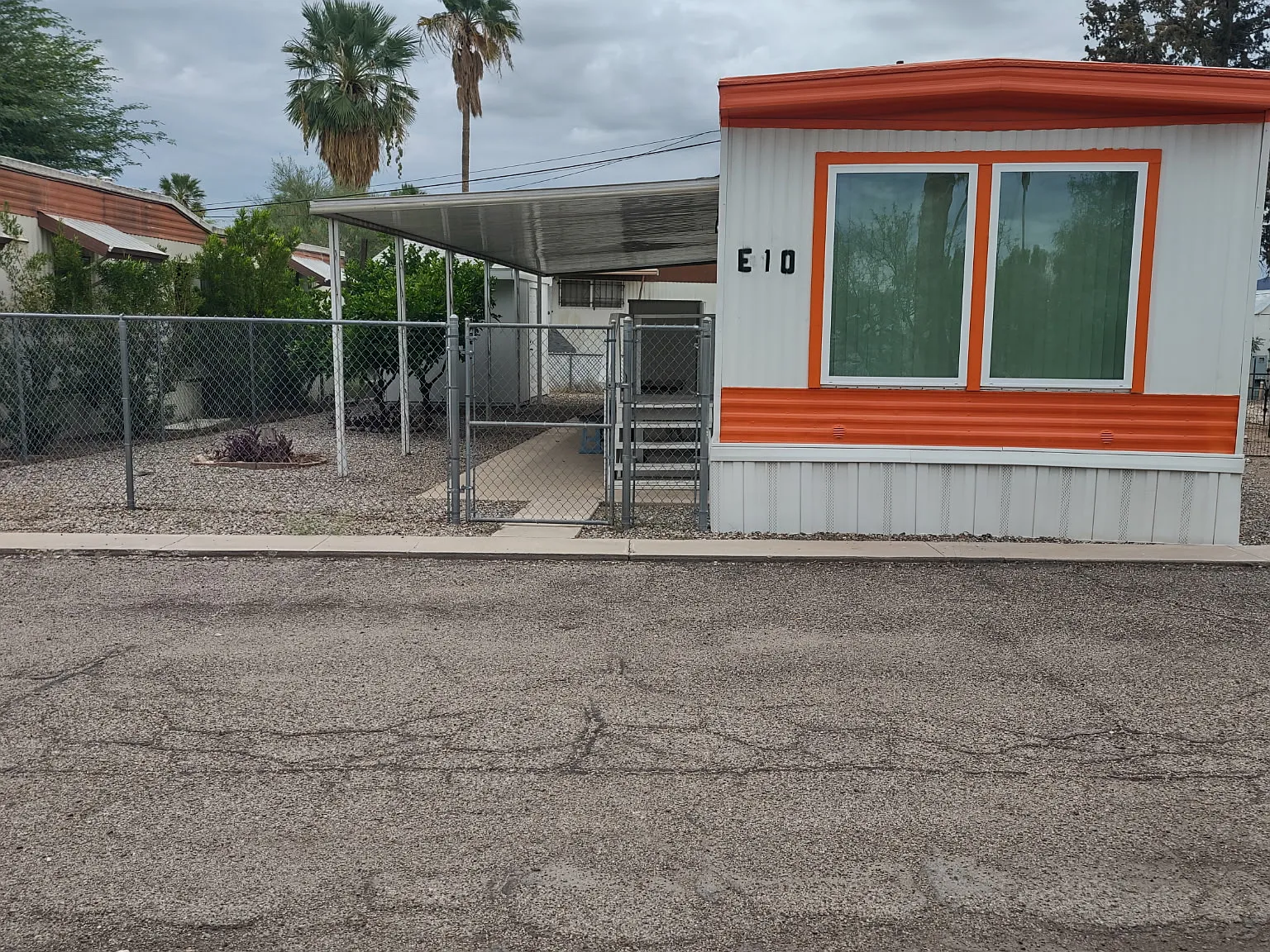 2 bed, 800 sqft, $895 — Photo 1
