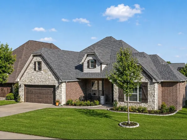 3443 Abes Landing Dr, Granbury, TX 76049