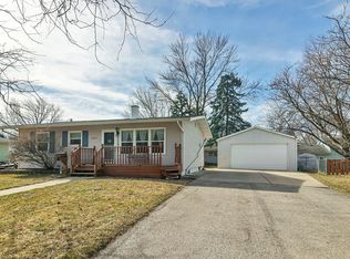 1721 Oakwood Ave, Dekalb, IL 60115