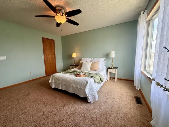 1825 Southcross Dr W APT 2306, Burnsville, MN 55306