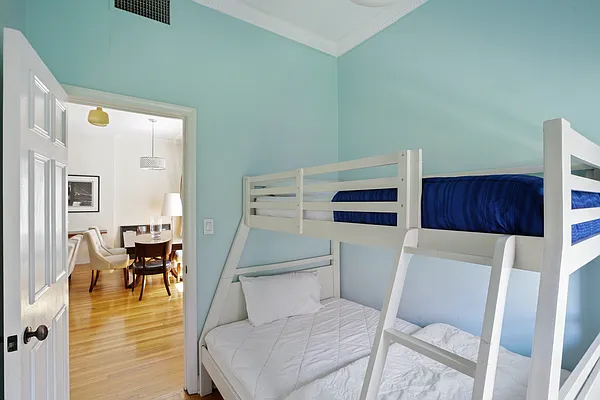 Rented by Oxford Property Group | media 29