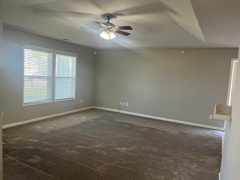 7018 SW Wheatfield Ln — Photo 2