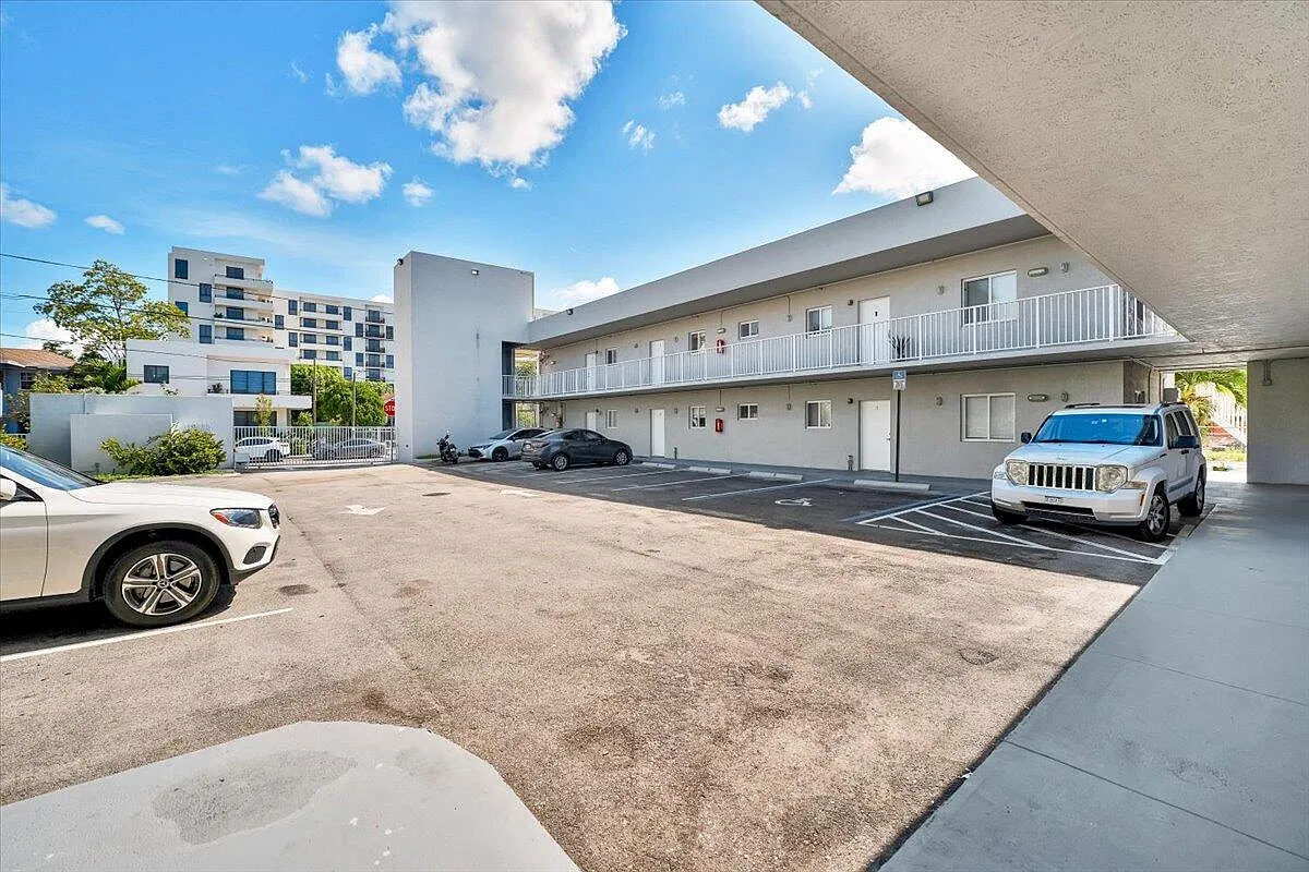 1 bed, 1.0 bath, 10578 sqft, $2,000 — Photo 4