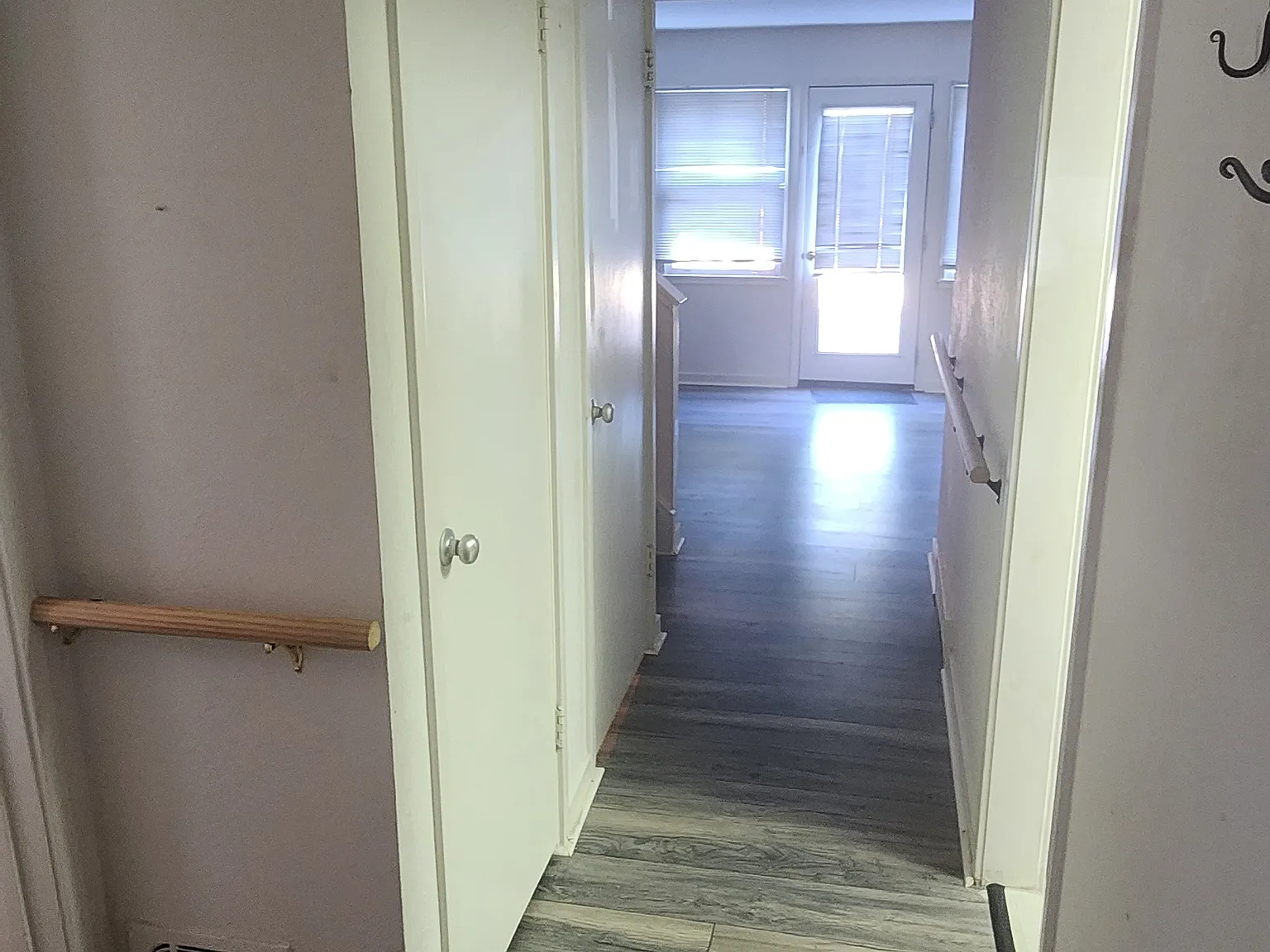 3 bed, 1.5 bath, 1255 sqft, $1,300 — Photo 4