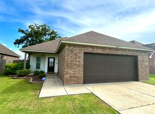 109 Flanders Ridge Dr, Youngsville, LA 70592
