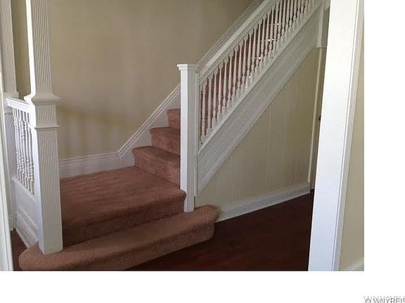 4th image of 422 Parkdale Ave