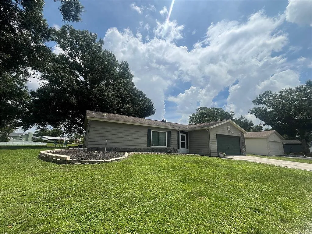 3 bed, 2.0 bath, 1477 sqft, $2,195 — Photo 1