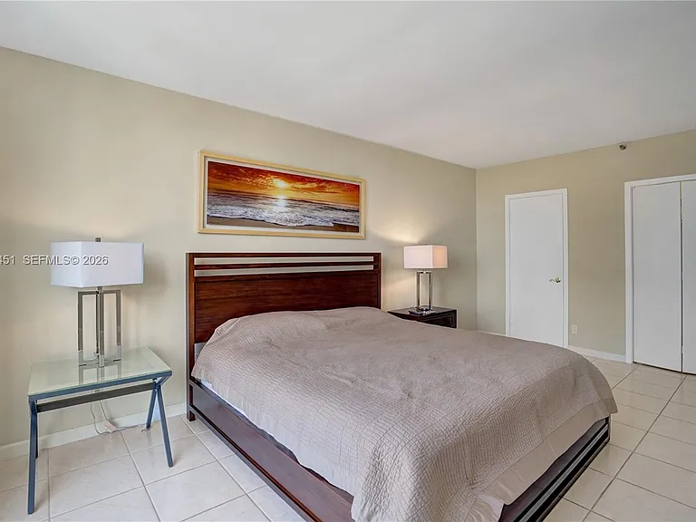 19667 Turnberry Way #9B — Photo 37