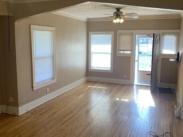 2556 Vane St — Photo 2