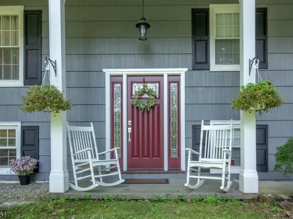 81 Academy St, Califon Boro, NJ 07830