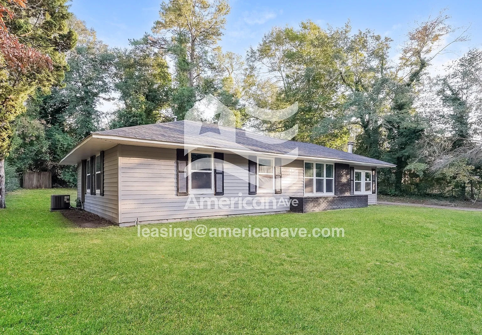 3 bed, 1.0 bath, 1138 sqft, $1,425 — Photo 2