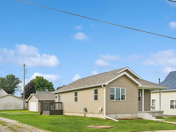 3rd image of 119 W Division St