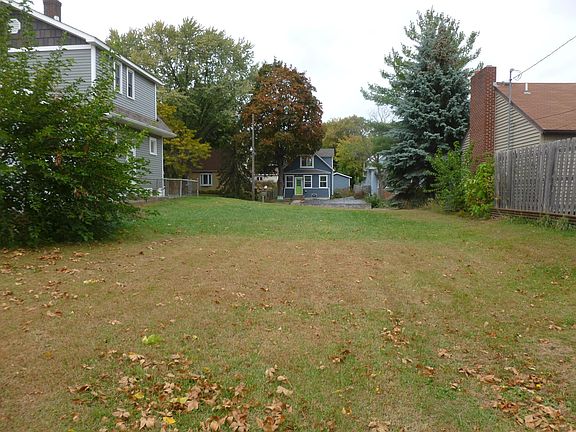 3rd image of 1066 Lafond Ave