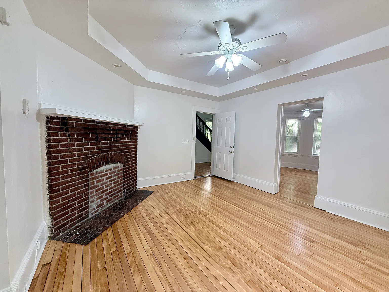 5 Stoneland Rd — Photo 2