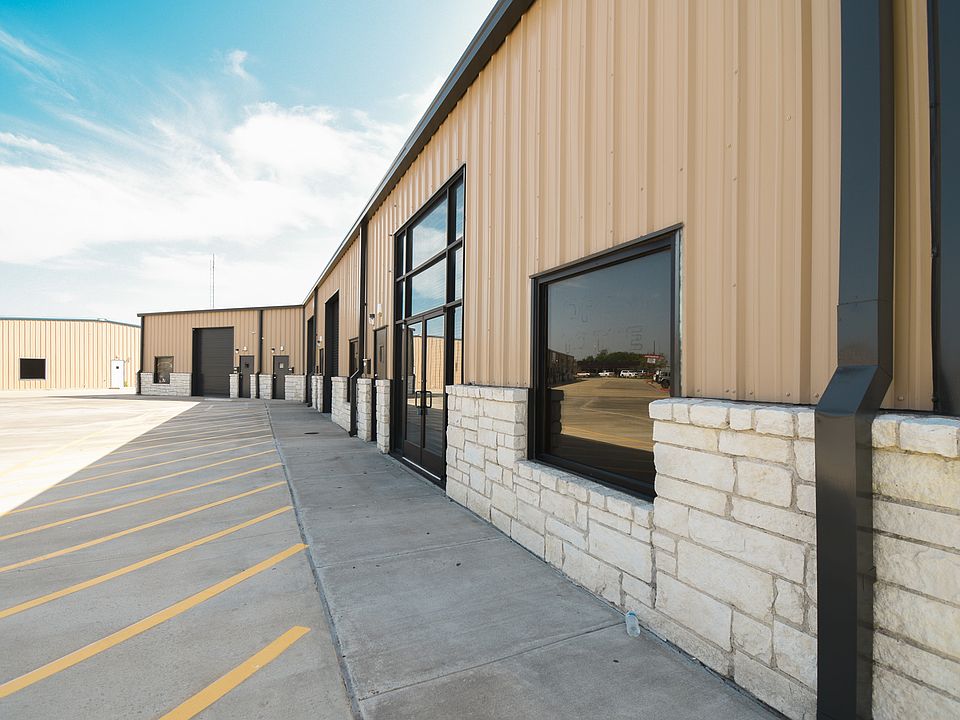 Building Photo 4
