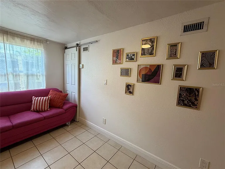 203 W Crest 1/2 Ave — Photo 7