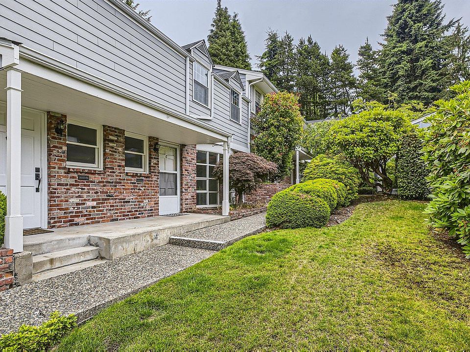 1st image of 1420 Bellevue Way SE #6