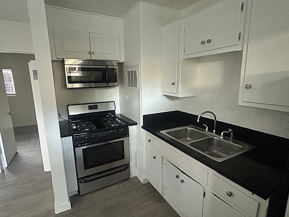 3rd image of 305 N Signal St #2