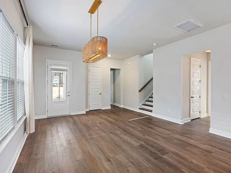 1014 Shore Lap St — Photo 3