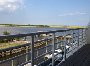 5435 Marina Club Dr, Wilmington, NC 28409