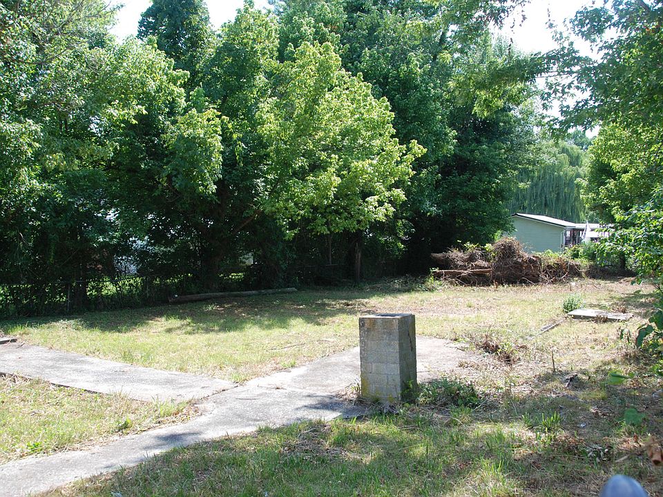 2nd image of 110 10th St