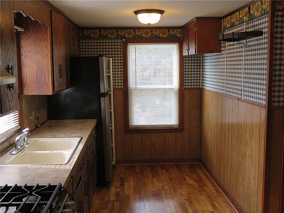 4th image of 708 E Piankishaw St