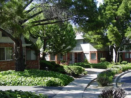2 bed, 1.5 bath, 1000 sqft, $2,100 — Photo 1