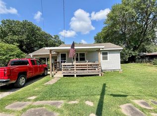 706 Huston Ave, Altamont, KS 67330