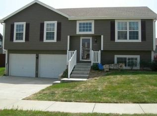 717 E 14th Ter, Eudora, KS 66025