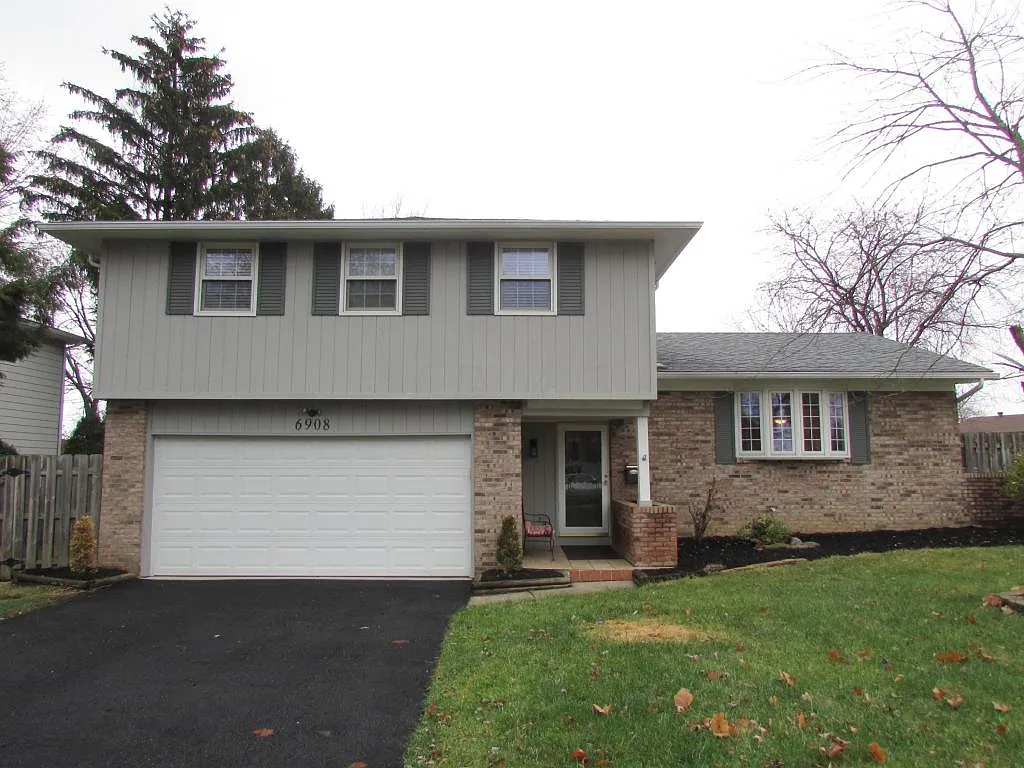 6908 Starfire Dr photo 1