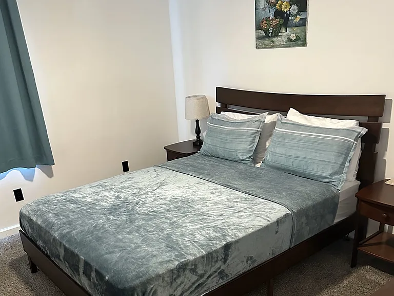 E Celeste Dr — Photo 28