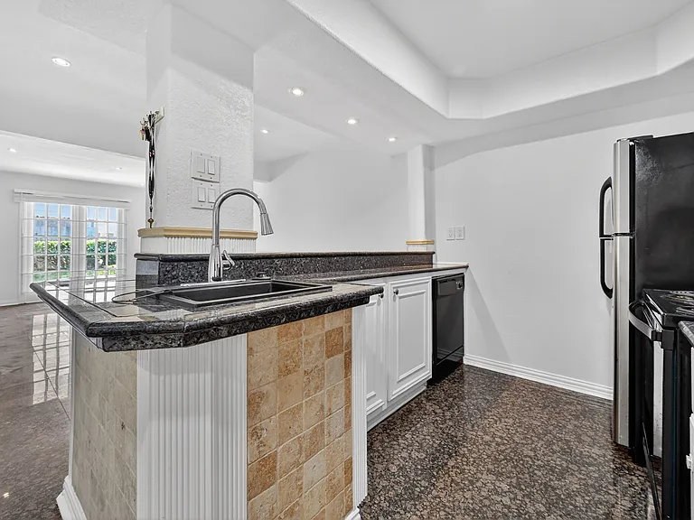 6111 Beverly Hill St #46 — Photo 9