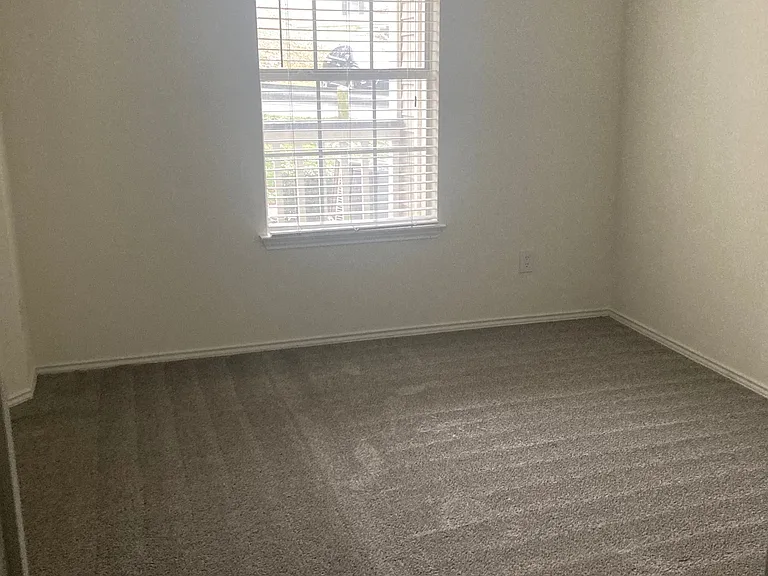Dover Farms Apartments — Photo 35