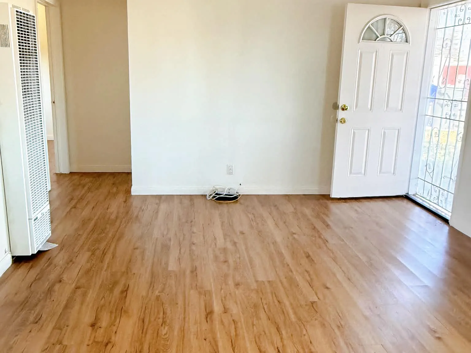3 bed, 876 sqft, $2,350 — Photo 4
