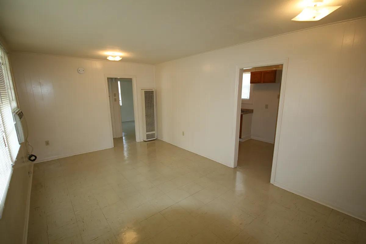 Building Photo - 2302 Rose Dr #2302