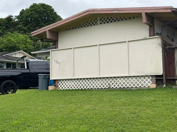 1207 Lunaai St, Kailua, HI 96734