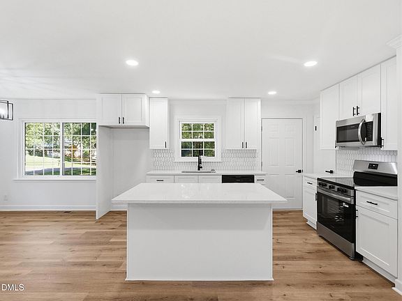 4th image of 2401 Southern Dr