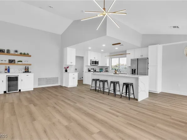 8812 Stoney Point Dr, Las Vegas, NV 89134