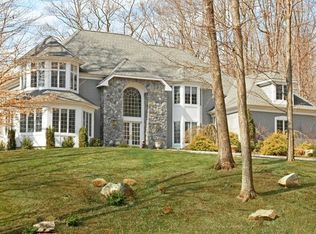 1128 Gambelli Dr, Yorktown Heights, NY 10598
