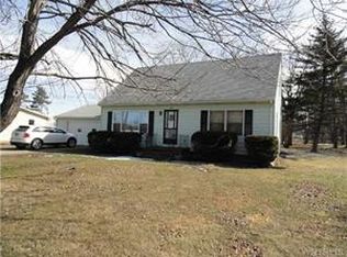 448 Sunset Dr, Hamburg, NY 14075
