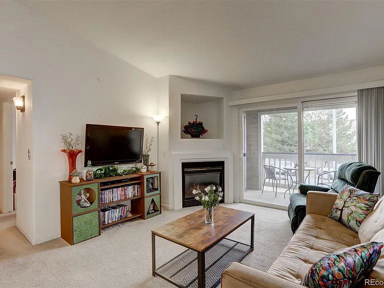 1110 Opal St #202 — Photo 13
