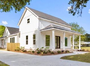 7308 Fountainbleau Rd, Ocean Springs, MS 39564