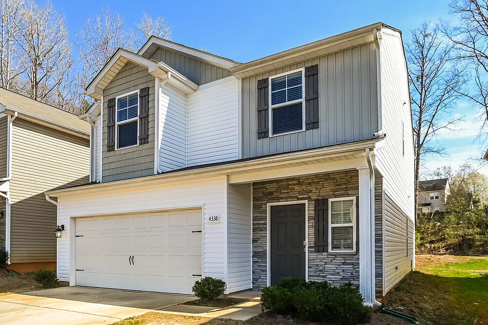 4 bed, 2.5 bath, 1998 sqft, $2,580 — Photo 4