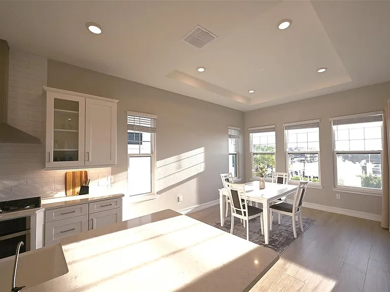 1056 Seagrape Dr — Photo 8