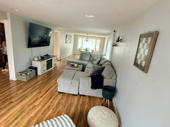 (undisclosed Address), Holbrook, NY 11741