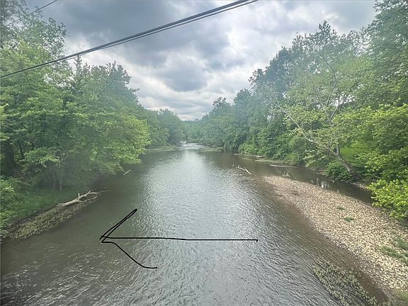 4th image of 3007 Perry Hwy