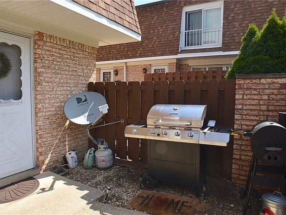 2nd image of 6474 Concord Dr Suite 14