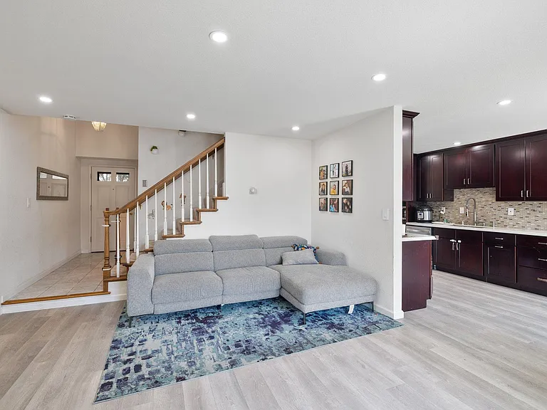 2232 Saint Claire Ct — Photo 7