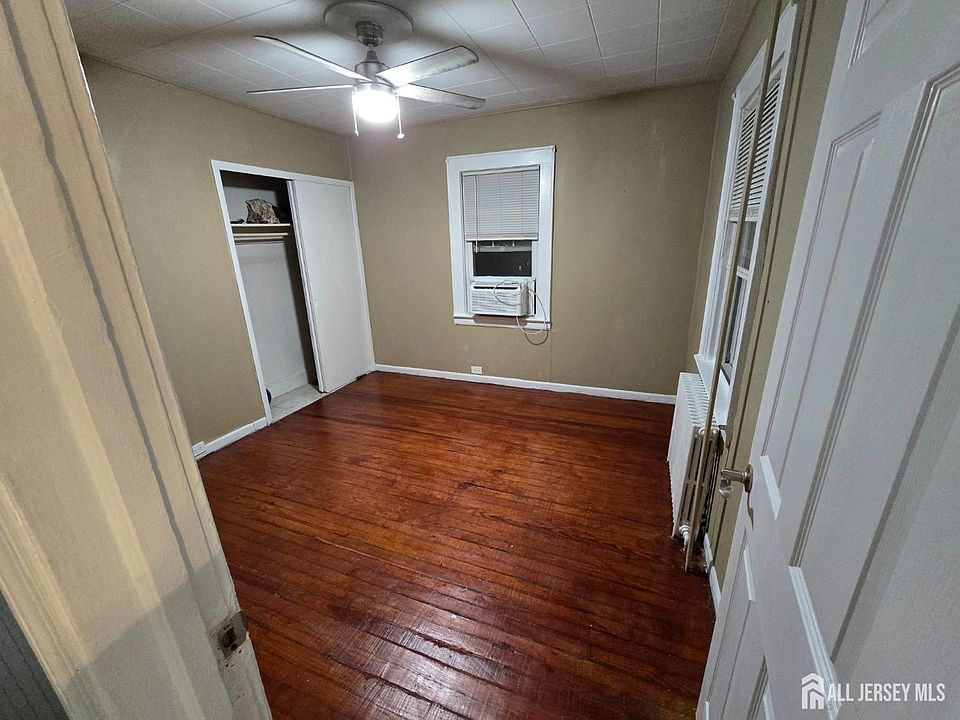 2nd image of 160 Highland Ave