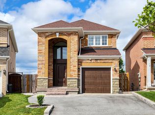 32 Beaverbrook Cres, Vaughan, ON L6A 3T3